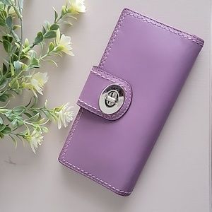 Like new, Vintage COACH Lavender Bifold Turnlock Leather Wallet 💜